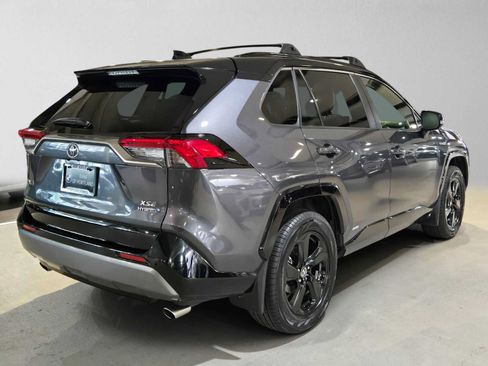 Used 2020 Toyota RAV4 XSE AWD/4WD image 3