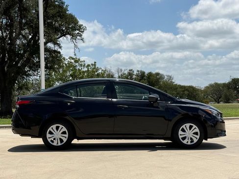 Used 2025 Nissan Versa S FWD image 5