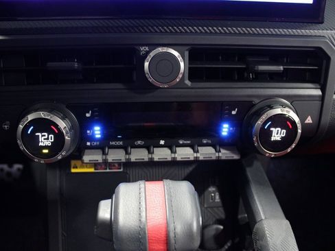 Used 2024 Toyota Tacoma TRD Pro image 33