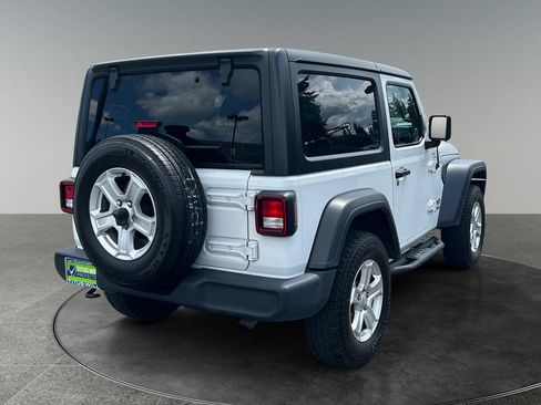 Used 2018 Jeep Wrangler Sport AWD/4WD image 9