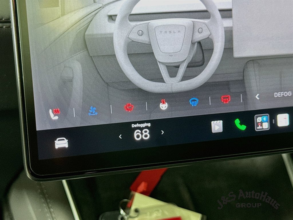 Used 2026 Tesla Model Y AWD image 27