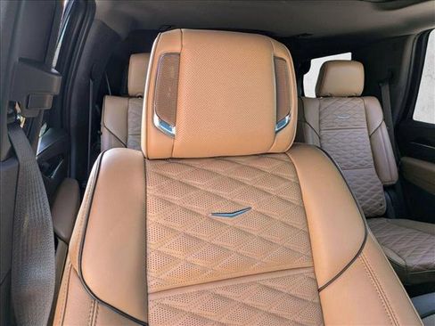 Used 2023 Cadillac Escalade Sport w/ LPO, ONYX Package AWD/4WD image 15