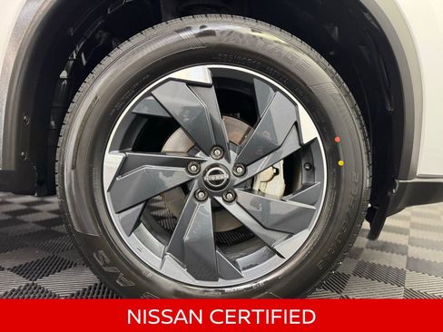 Certified 2025 Nissan Rogue SV image 11