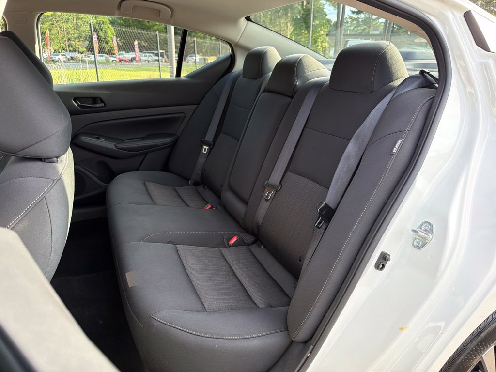 Used 2025 Nissan Altima 2.5 SV FWD image 19