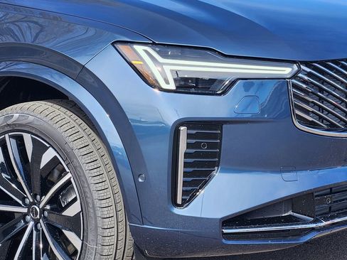 New 2026 Volvo XC90 T8 Plus w/ Protection Package Premier image 27