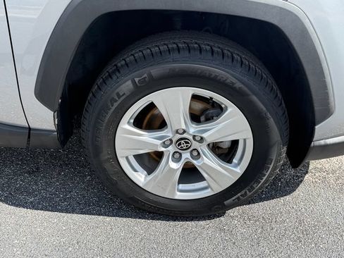 Certified 2021 Toyota RAV4 XLE FWD image 9
