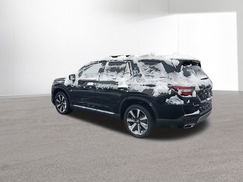 New 2025 Honda Pilot Touring image 6