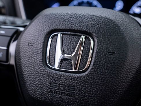 Certified 2025 Honda Pilot Touring image 33