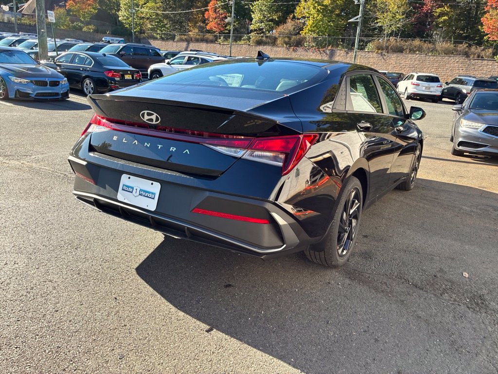 New 2026 Hyundai Elantra SEL Sport FWD image 7