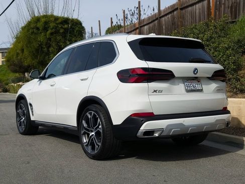 Used 2025 BMW X5 xDrive50e w/ Parking Assistance Package image 29