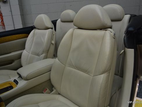 Used 2004 Lexus SC 430 Convertible RWD image 22