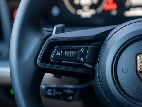 New 2026 Porsche Cayenne Base image 14