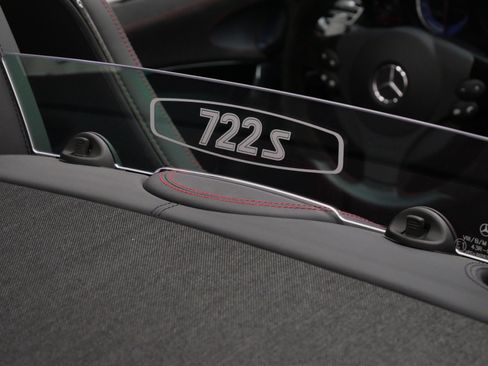 Used 2009 Mercedes-Benz SLR image 34