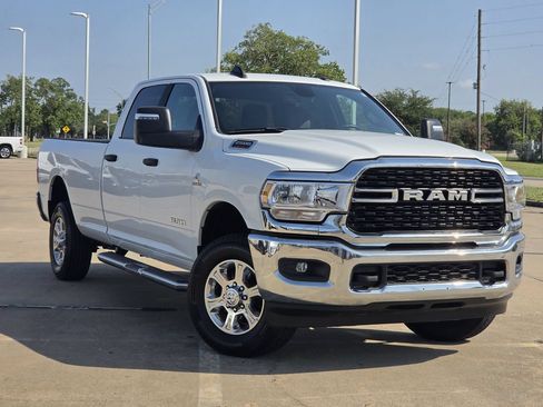 Used 2024 RAM 2500 Big Horn AWD/4WD image 2