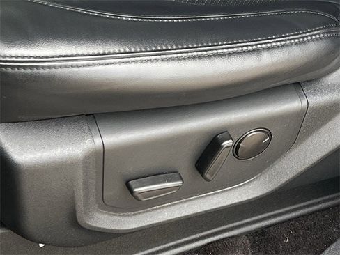 Used 2022 Ford Expedition XLT image 28