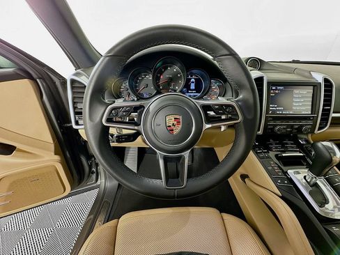 Used 2016 Porsche Cayenne AWD/4WD image 11