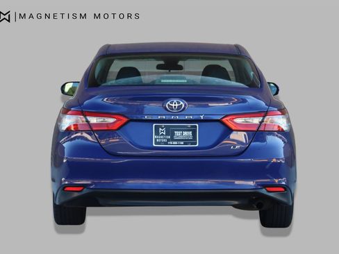 Used 2018 Toyota Camry LE FWD image 8