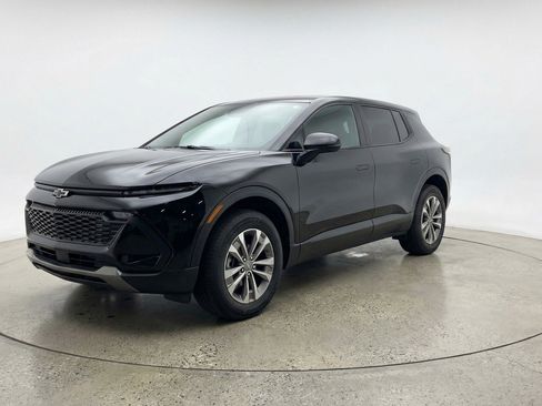 Used 2025 Chevrolet Equinox LT image 3