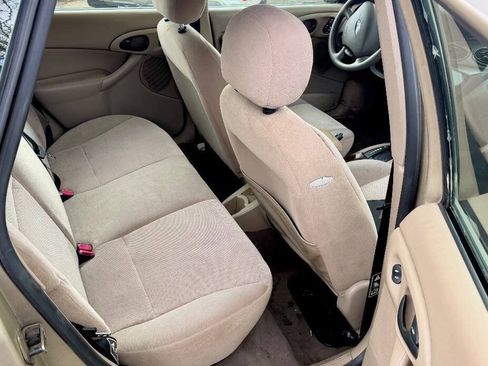 Used 2002 Ford Focus SE FWD image 15