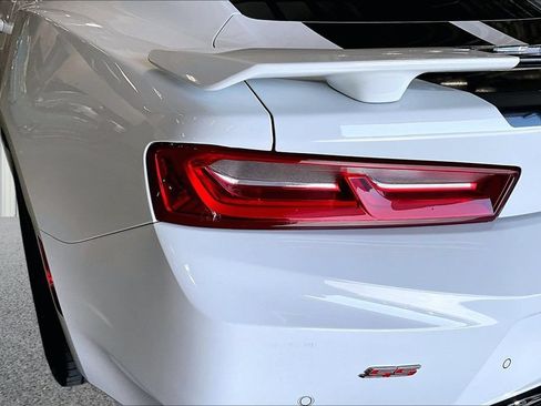 Used 2016 Chevrolet Camaro SS RWD image 26