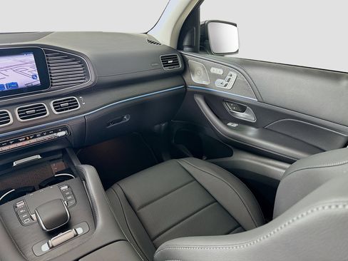 Used 2026 Mercedes-Benz GLS 450 4MATIC image 31