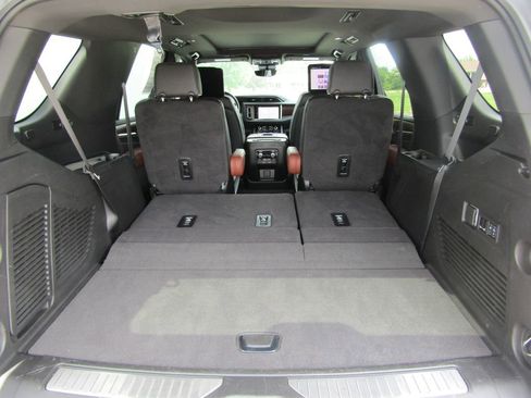Used 2024 GMC Yukon Denali Ultimate AWD/4WD image 43