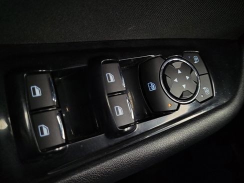 Used 2016 Ford Edge SEL image 27