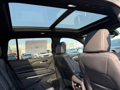 New 2026 Chevrolet Traverse LT w/ Sun and Wheel Package FWD image 10