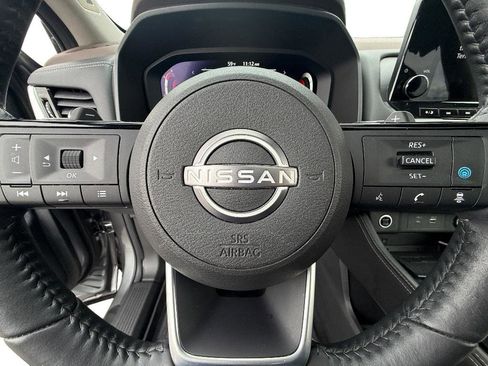 Used 2023 Nissan Rogue Platinum w/ Platinum Premium Package image 16