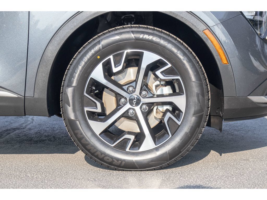 Used 2023 Kia Sportage EX AWD/4WD image 9