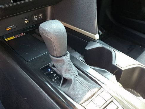 Used 2025 Toyota Camry LE FWD image 16