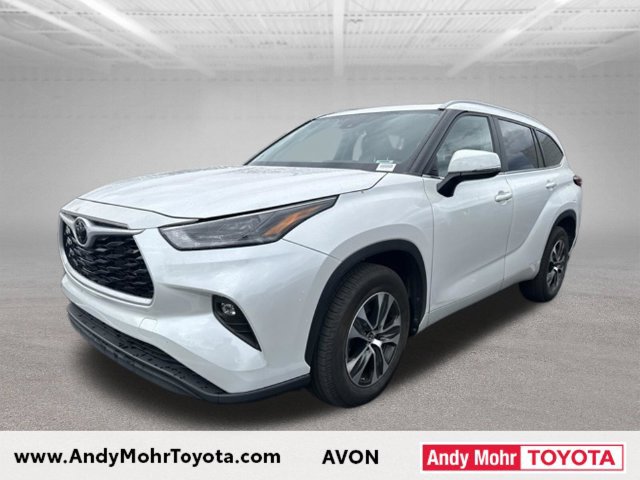 Used 2023 Toyota Highlander XLE FWD image 3