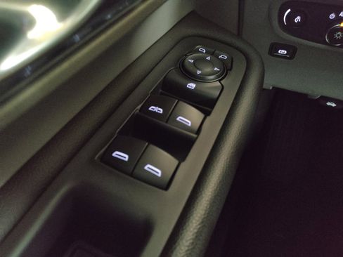 Used 2024 GMC Terrain SLE FWD image 27