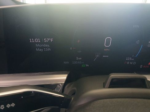 Certified 2024 Cadillac Lyriq Luxury AWD/4WD image 23