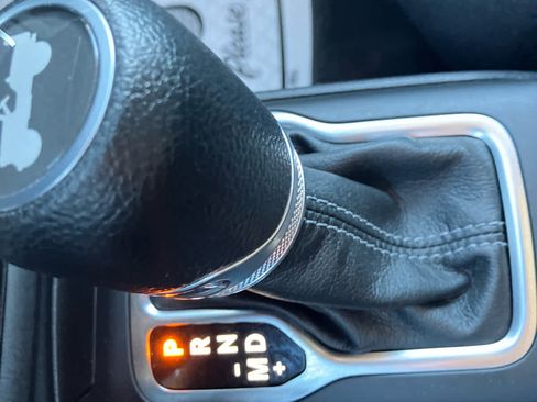 Used 2024 Jeep Wrangler Unlimited w/ Convenience Group image 35