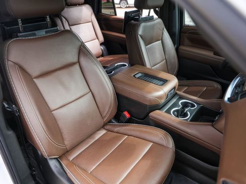 Used 2023 Chevrolet Tahoe High Country w/ Premium Package image 37