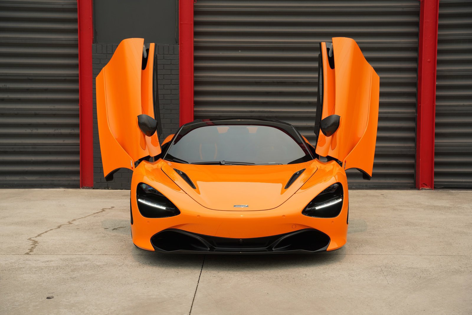 Used 2022 McLaren 720S Performance RWD image 2
