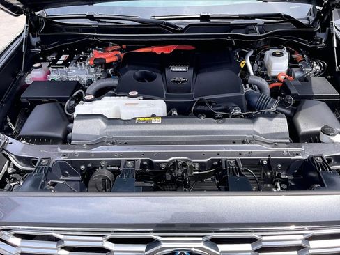 Used 2023 Toyota Sequoia Capstone AWD/4WD image 10