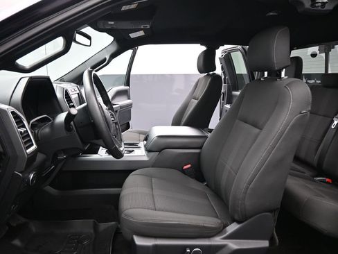 Used 2016 Ford F150 XLT image 8