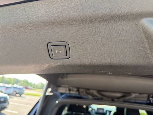 Used 2024 Chevrolet Tahoe High Country AWD/4WD image 13