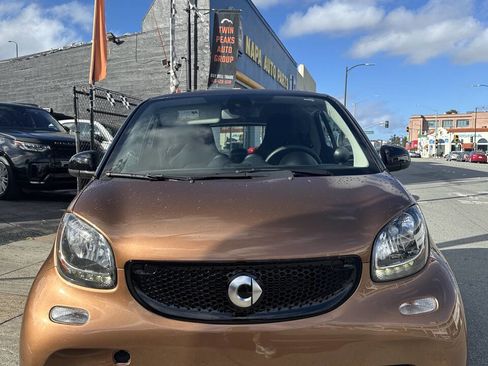 Used 2016 smart fortwo passion image 6