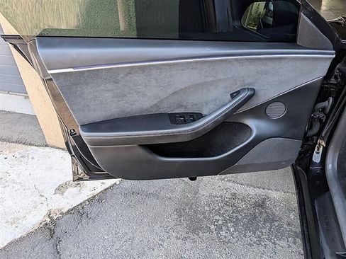 Used 2025 Tesla Model 3 Long Range AWD/4WD image 18