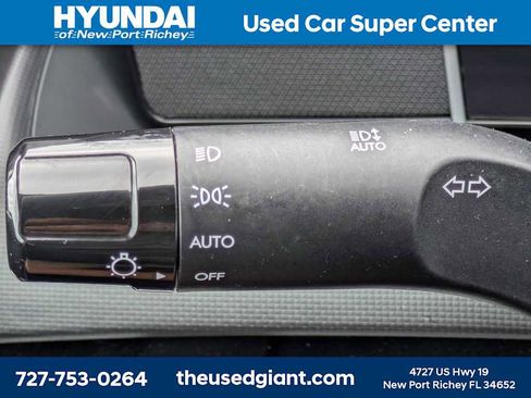 Used 2025 Hyundai Tucson SE image 27