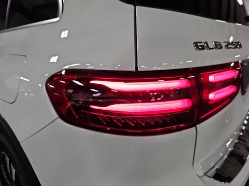 New 2026 Mercedes-Benz GLB 250 image 36