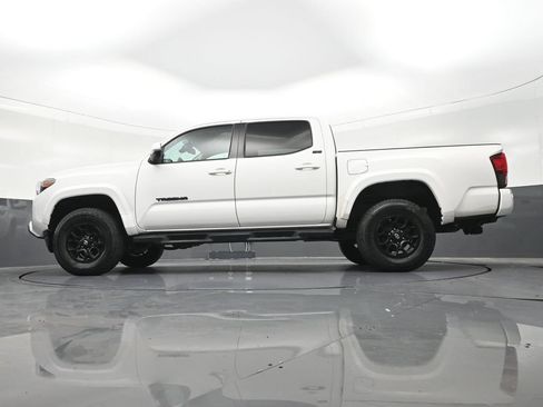 Used 2022 Toyota Tacoma SR5 RWD image 24