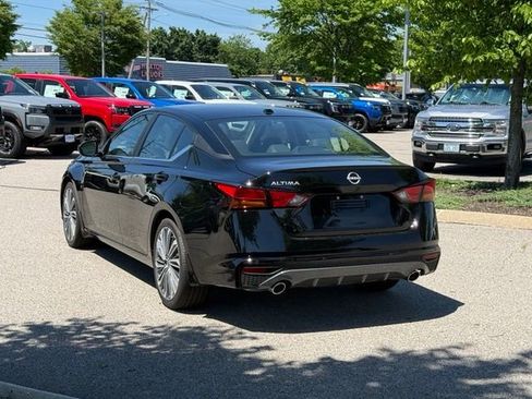 New 2026 Nissan Altima 2.5 SV FWD image 8