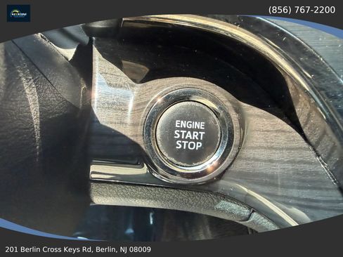 Used 2015 Toyota Avalon XLE FWD image 25