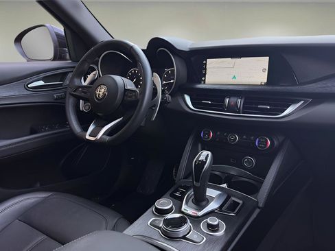 Used 2024 Alfa Romeo Stelvio Sprint image 11