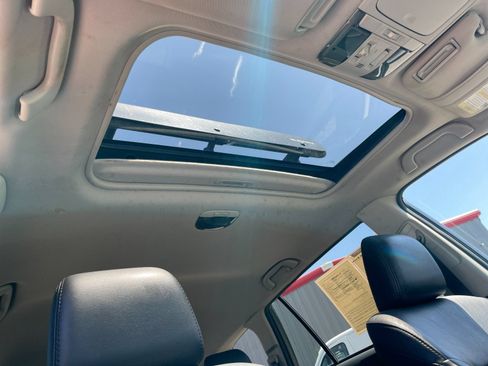 Used 2011 Subaru Outback 2.5i Limited w/ PWR Moonroof Pkg AWD/4WD image 17