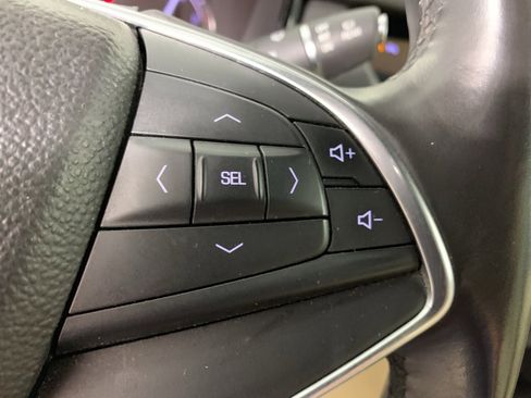 Used 2017 Cadillac XT5 Luxury w/ Advanced Security Package image 21